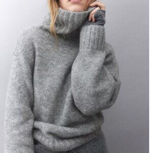 H&M Oversized Turtleneck Sweater - Size M, Gray Melange